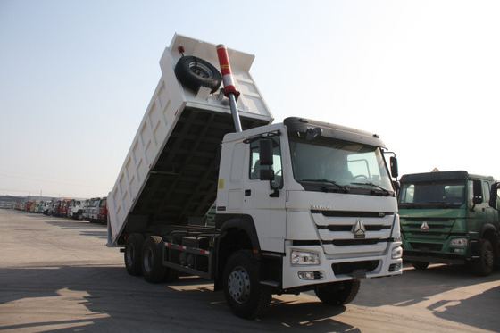 اللون الأبيض ساينو تراك Howo7 الثقيلة تفريغ شاحنة 40T 20M3 القدرات LHD HYVA الرفع