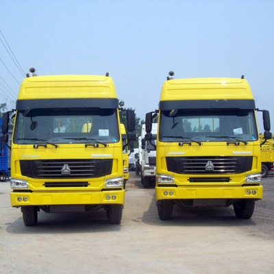 اللون الأصفر 6 × 4 10 ويلر شاحنة بضائع من طراز ساينو تراك Howo7 لمدة 40-50T