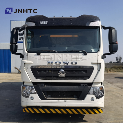 HOWO A7 H5 8cbm ذكي شاحنة رش الأسفلت 4x2 مدفوعة
