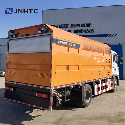 HOWO A7 H5 8cbm ذكي شاحنة رش الأسفلت 4x2 مدفوعة