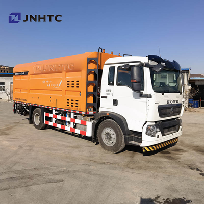 8x4 المطاط الأسفلت الحصى Macadam متزامن ختم شاحنة HOWO A7