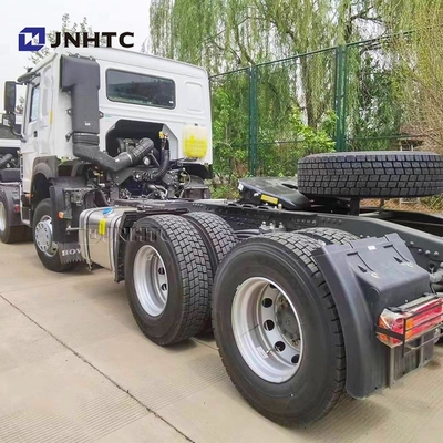 المضارب المعدني سينوتروك هوو شاحنة جرار 6x4 400 حصان 430 حصان اختياري