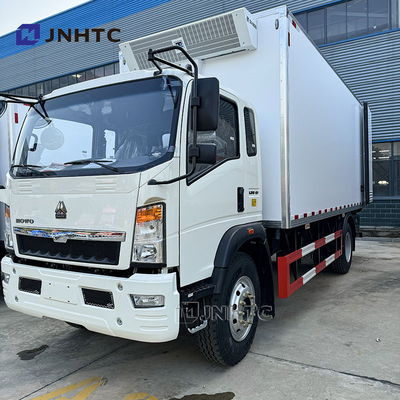 شاحنة باردة جديدة من نوع Lihgt شاحنة باردة من نوع Sinotruck 4X2 5 طن لتبريد الطعام تسليم السعر المنخفض