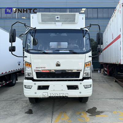 شاحنة باردة جديدة من نوع Lihgt شاحنة باردة من نوع Sinotruck 4X2 5 طن لتبريد الطعام تسليم السعر المنخفض