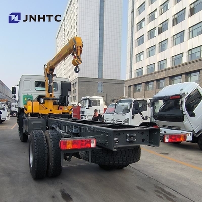 شاحنة ثقيلة HOWO شاحنة شحن الديزل 4x4 6 عجلات الهيكل مع رافعة عالية الجودة