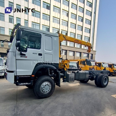 شاحنة ثقيلة HOWO شاحنة شحن الديزل 4x4 6 عجلات الهيكل مع رافعة عالية الجودة