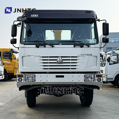 SINOTRUK HOWO شاحنة شحن الديزل 4x4 6 عجلات الهيكل مع رافعة سعر منخفض