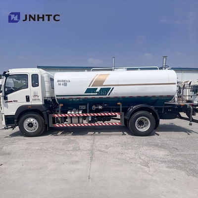 مبيعات ساخنة سينوتروك HOWO 6X4 320-450HP 20m3 المياه بوسر ناقلة رذاذ رش ناقلة