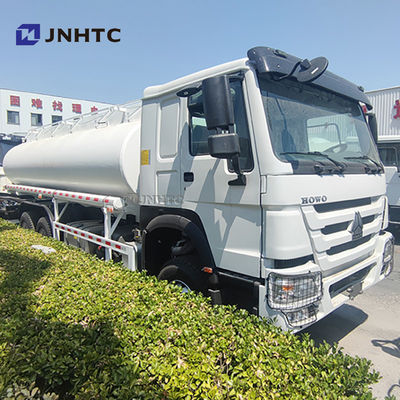 شاحنة ناقلة نفط 20 كيلو متر مربع