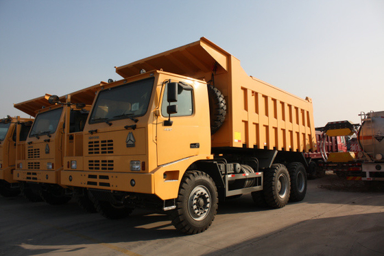 70 طن ساينو تراك تفريغ شاحنة 6 × 4 30M3 10 اطارات قلابة للأعمال المتعلقة بالألغام