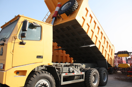 70 طن HOWO التعدين قلابة قلابة شاحنة 371HP عالية القوة الصلب البضائع الجسم