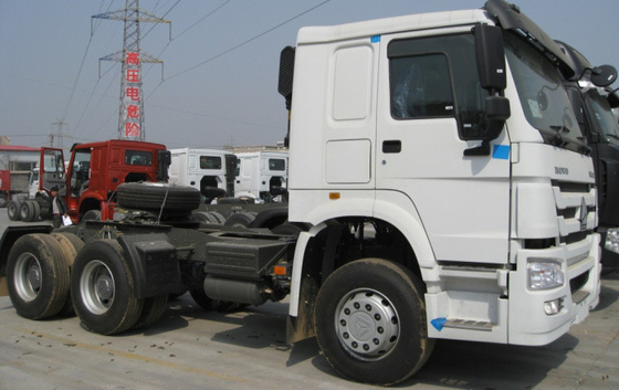 25 طن أبيض Howo ساينو تراك شاحنة جرار 6 × 4 Wd615.47 مع مقاومة الاصطدام العالي
