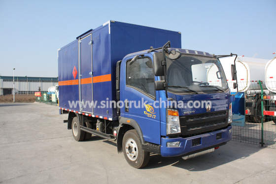 116HP متعدد الألوان الخفيفة واجب التجاري الشاحنات ، HOWO 4 * 2 ضوء مكعب شاحنة مقفلة