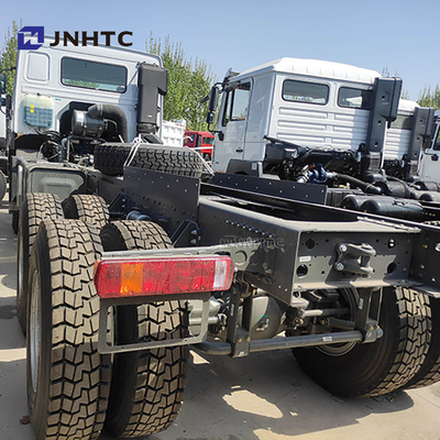 HOWO 6X6 شاسية شاحنة القمامة 20m3 380hp 10 عجلات لرفع 40-50t الأمامية