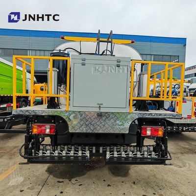 شاحنات رذاذ الأسفلت 4X2 160HP المنتشر الذكي للبيتومين للبيع