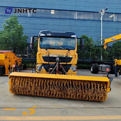Howo TX Road Salt Spreader آلة ذوبان الثلج 6X4 350HP شاحنة مسح الثلج المناسبة