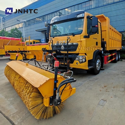 Howo TX Road Salt Spreader آلة ذوبان الثلج 6X4 350HP شاحنة مسح الثلج المناسبة