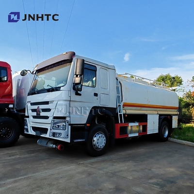 شاحنات ناقلات النفط 4X2 266HP 30000 لتر نقل الوقود شاحنات ناقلات الوقود