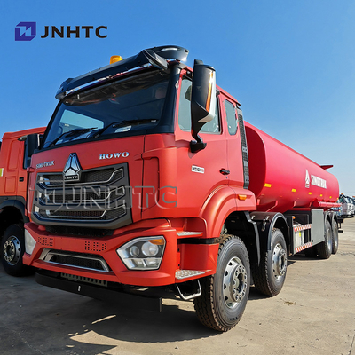 شاحنات ناقلات النفط Howo NX 8X4 400HP 30000 لتر نقل الوقود شاحنات ناقلات الوقود