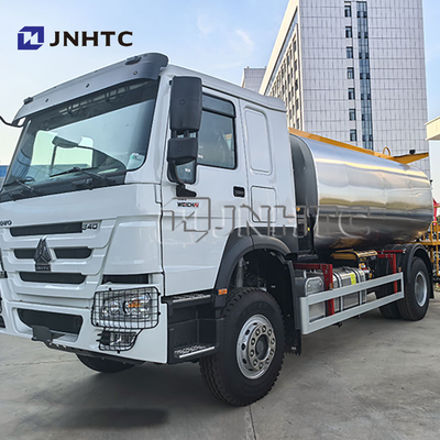 HOWO 4X2 رفقة بناء الطرق شاحنة توزيع الأسفلت مع شريط الرذاذ لتجهيز الأسفلت