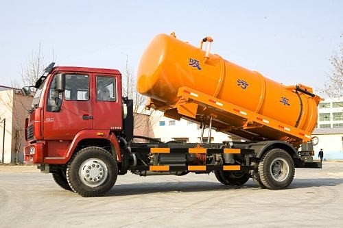 اللون الأصفر ديزل ساينو تراك 6M3 المجاري شفط شاحنة HF7 المحاور الأمامية