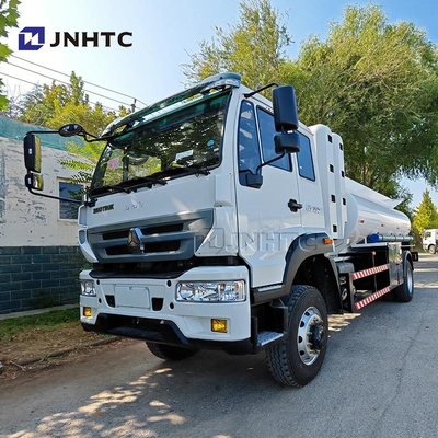 شاحنات ناقلات النفط Howo H5 4X2 20000 لتر نقل الوقود شاحنات ناقلات الوقود