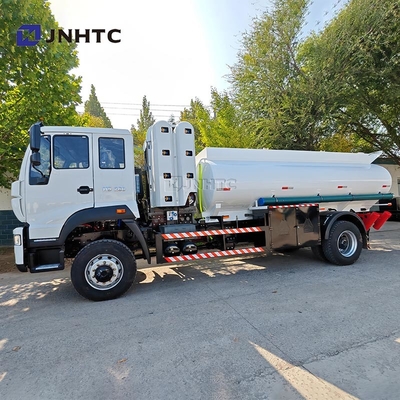 شاحنات ناقلات النفط Howo H5 4X2 20000 لتر نقل الوقود شاحنات ناقلات الوقود