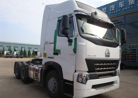مرت ISO 10 Wheeler Sinotruk Howo شاحنة صهريج الأسمنت السائبة وشاحنة جرار مع جسم ناقلة 50M³