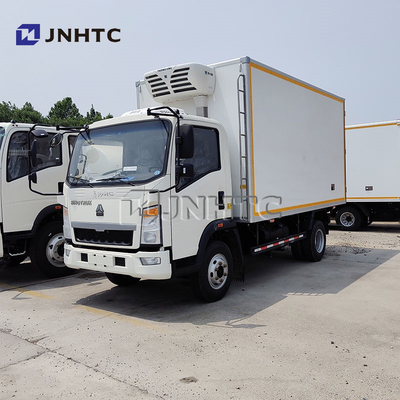 شاحنة ثلاجة Sinotruk 4x2 شاحنة تبريد التجميد 5 طن لشاحنة تبريد للأسماك الحية