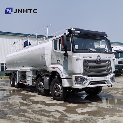 شاحنة هوو NX للماء 8X4 380HP 12 عجلات من الصين شاحنة خزان المياه