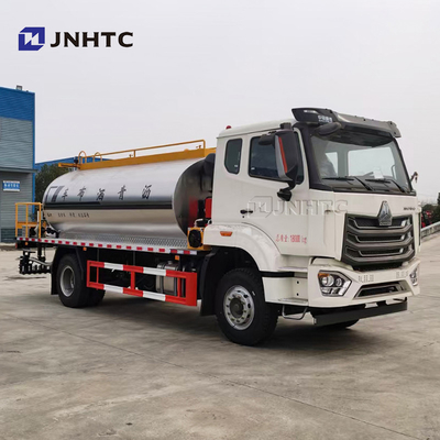 HOWO NX شاحنات رذاذ الأسفلت 4X2 2206HP للبيع