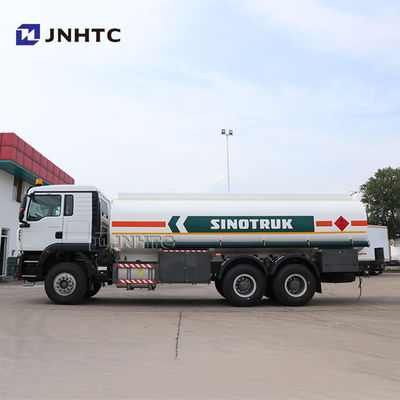 شاحنة صهريج زيت HOWO TX 6x4 جديدة سعة 20 متر مكعب - تخزين ديزل/بنزين كبير السعة - نقل فعال وآمن