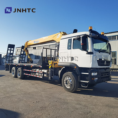 شاحنة نقل البضائع الجديدة HOWO TX380 6x4 12T ذات السطح المسطح والجانب القابل للطي مع رافعة ذراع مستقيمة للبيع