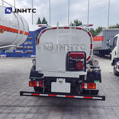 شاحنات صهريج مياه خفيفة سينوتراك هوو 4X2 5 متر مكعب
