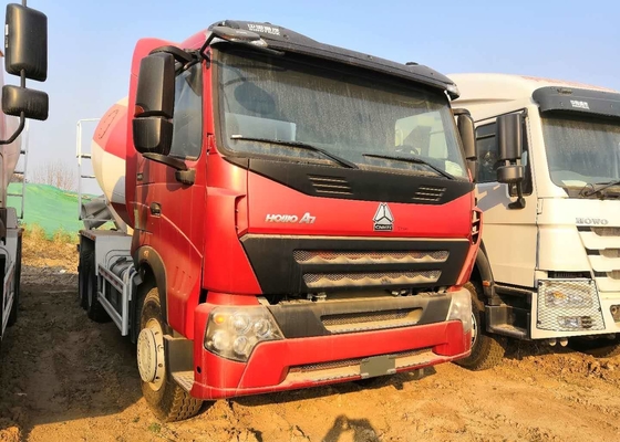 HOWO 6 * 4 25 طن شاحنة خلط الخرسانة خلط في الموقع شاحنات الخرسانة حياة طويلة