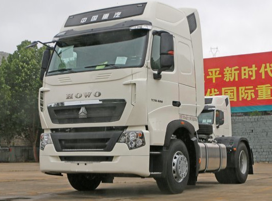 أبيض ساينو تراك HOWO 4X2 رئيس المحرك شاحنة جرار رئيس 336HP ZZ4257S3248V