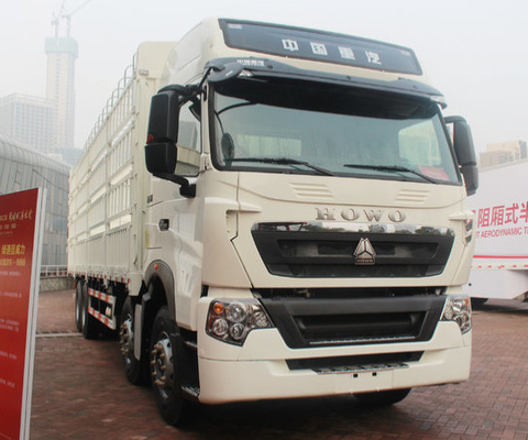 سعة 50T 450hp ساينو تراك HOWO A7 8X4 مربع حصة شاحنة / شاحنة لوري شاحنة