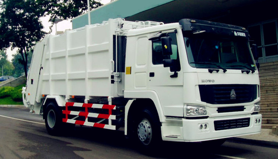 اللون الأبيض 12m3 شاحنة القمامة المطحنة ساينو تراك HOWO 4X2 6000L حجم