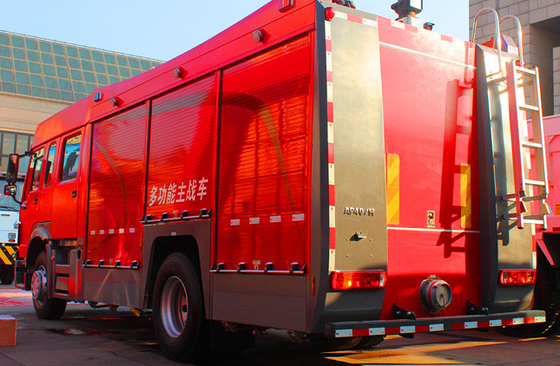 شاحنة إطفاء الإنقاذ 4x2 251hp - 350hp SINOTRUK HOWO Fire Fighter Truck 6m3 Water Tank