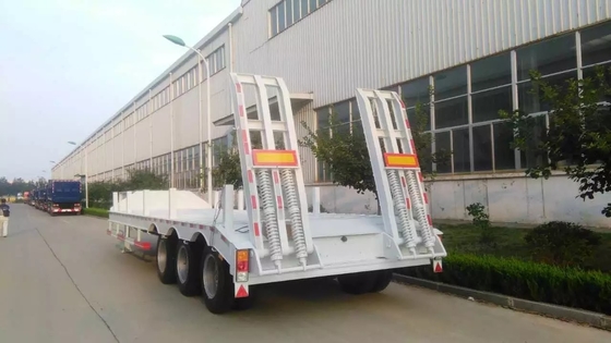 13000M 3 Alxes Lowbed الثقيلة نصف مقطورة 50-60T 12 الإطارات مع 2 الساقين