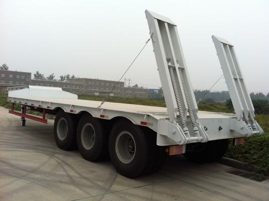 13000M 3 Alxes Lowbed الثقيلة نصف مقطورة 50-60T 12 الإطارات مع 2 الساقين