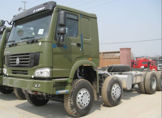 HOWO 8X8 جميع المركبات ذات الدفع بالعجلات الثقيلة شاحنة بضائع Euro III محرك توفير الطاقة