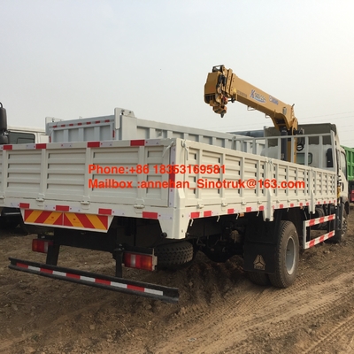 5T شاحنة جبل كرين من ساينو تراك HOWO مع Xcmg كرين 4X2 6 عجلات مع صندوق البضائع 10T