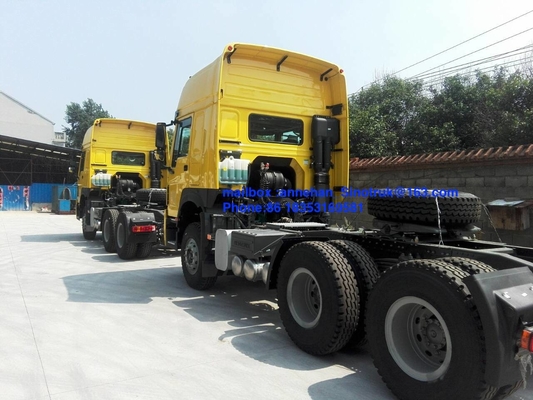 شاحنة مقطورة Howo للجرارات LHD 10 عجلات HW 79 High Roof Cab 102 Km / H