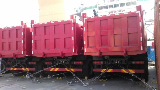 3 المحور Lhd Howo 6 × 4 شاحنة قلابة ثقيلة 371hp لأعمال البناء