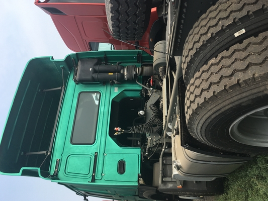 371hp SINOTRUK HOWO 6 * 4 Prime Mover Truck أبيض اللون محرك ديزل