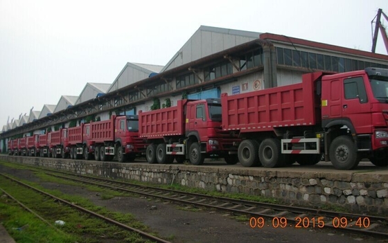 6 × 4 10 عجلات شاحنة قلابة ثقيلة 20M3 371hp 40-50T شاحنة قلابة البناء