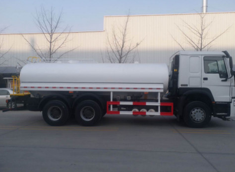 ساينو تراك هووا 4 × 2 6 × 4 10000 لتر شاحنة رش المياه
