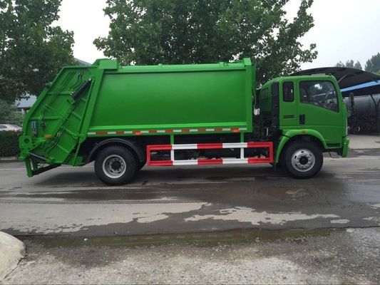 SINOTRUK HOWO 4 * 2 شاحنة ضغط القمامة المدمجة 12m3