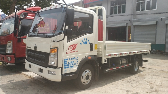 مرت ISO Sinotruk 10T HOWO 4x2 Euro3 Light Cargo Truck Left Hand Drive مع AC